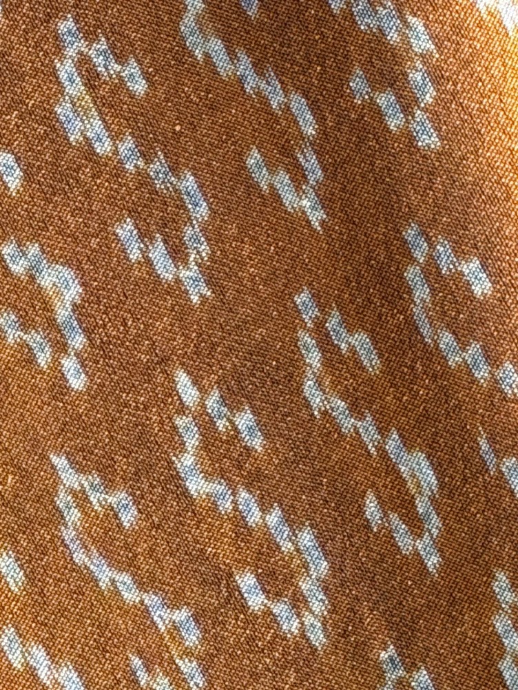 ซิ่น ผ้าไหมมัดหมี่ 3ตะกอ ขนาด 1x2 เมตร ลายขอพระราชทาน สีส้มทอง รหัส PCS-NY-11226817