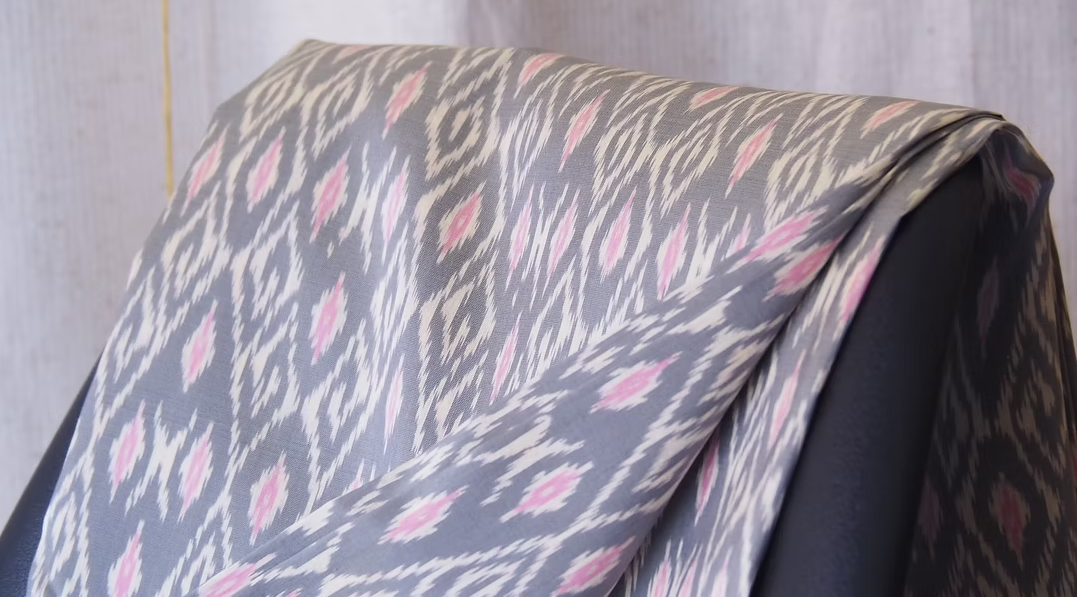 ซิ่น ผ้าไหมมัดหมี่ ไหมบ้าน ขนาด 1x2.3หลา พื้นสีเทา รหัส CISP-CT-102541