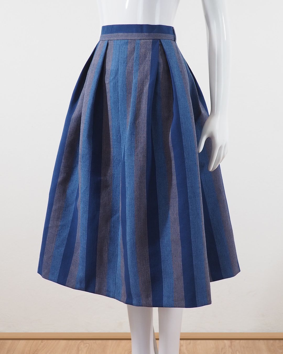 สั่งตัดเย็บกระโปรงผ้าไหม (ไม่รวมผ้า) รหัส CUT-51-0430673