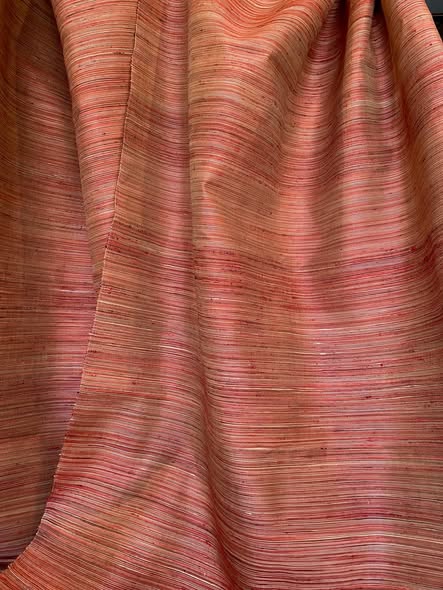 ผ้าไหมลายพิเศษ มัดหมี่สายฝน ไหมแท้ สีส้มสลับสีแดง เลือกตามขนาด รหัส MMFZ-116-1023683