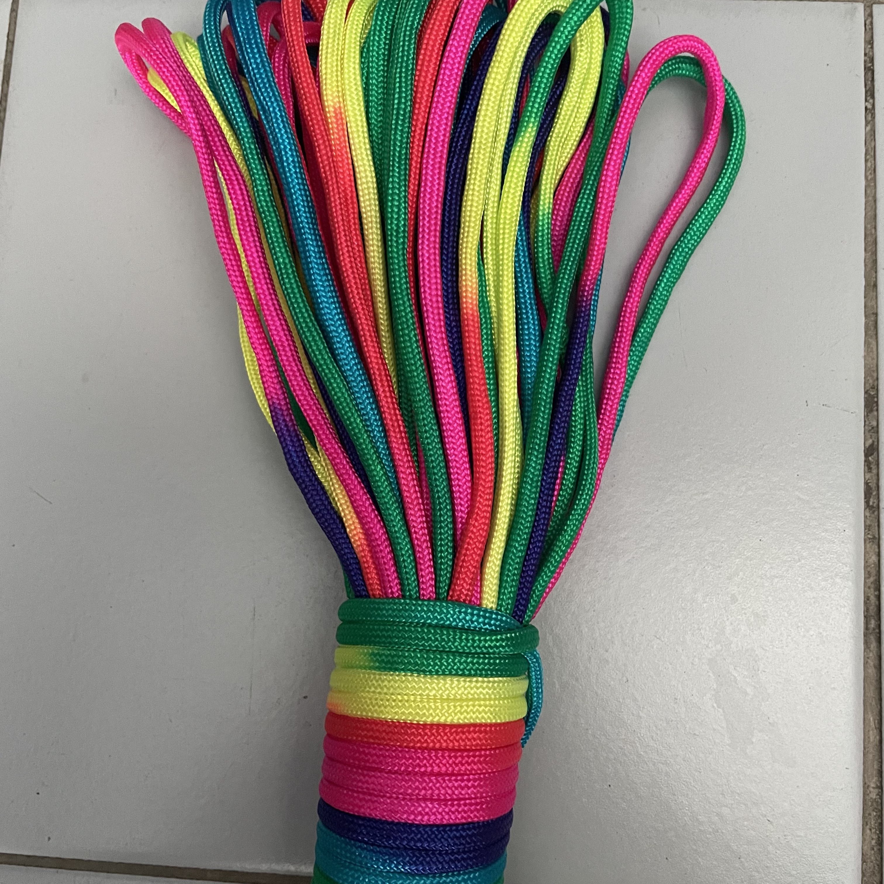 เชือก paracord 550 : rainbow colors ( 4mm. )