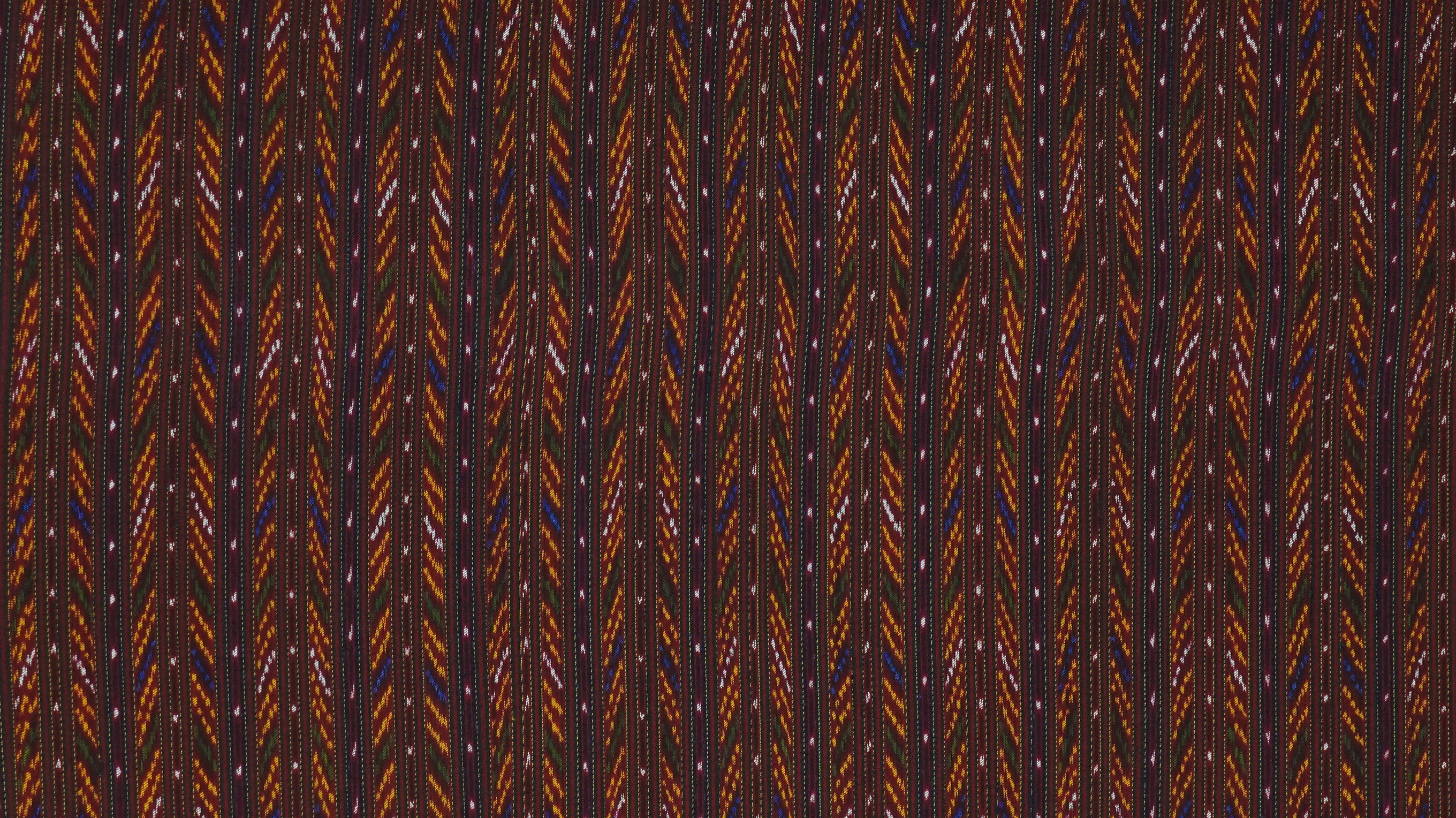 ซิ่น ผ้าไหมมัดหมี่ 3ตะกอ ลายโฮลบรรทัด สีแดงน้ำตาล เลือกขนาด รหัส 4R2Q-ME-66-081368