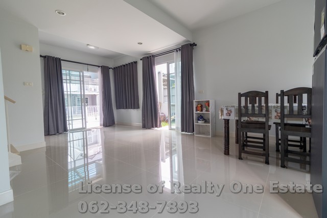 ขายบ้านแฝดใหม่! เดอะวิลเลจ แจ้งวัฒนะ-ติวานนท์ อารียา 39.8 ตร.วา บ้านเปล่า ไม่เคยเข้าอยู่