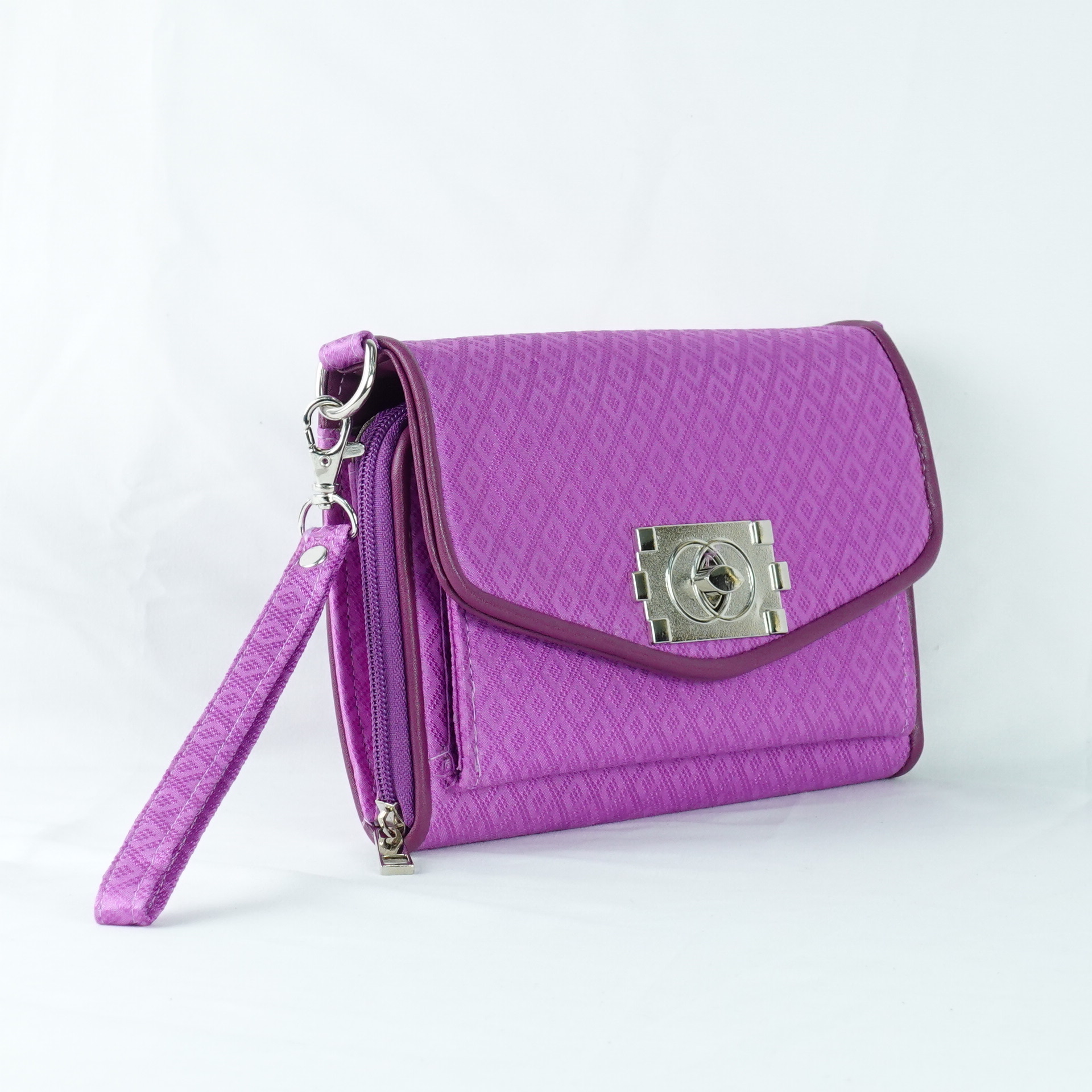 กระเป๋าถือไหมแท้ทรงคลัทช์ พร้อมสายสะพาย ขนาด 15x20ซม.สีชมพูเข้ม รหัส GO-TT-060568158