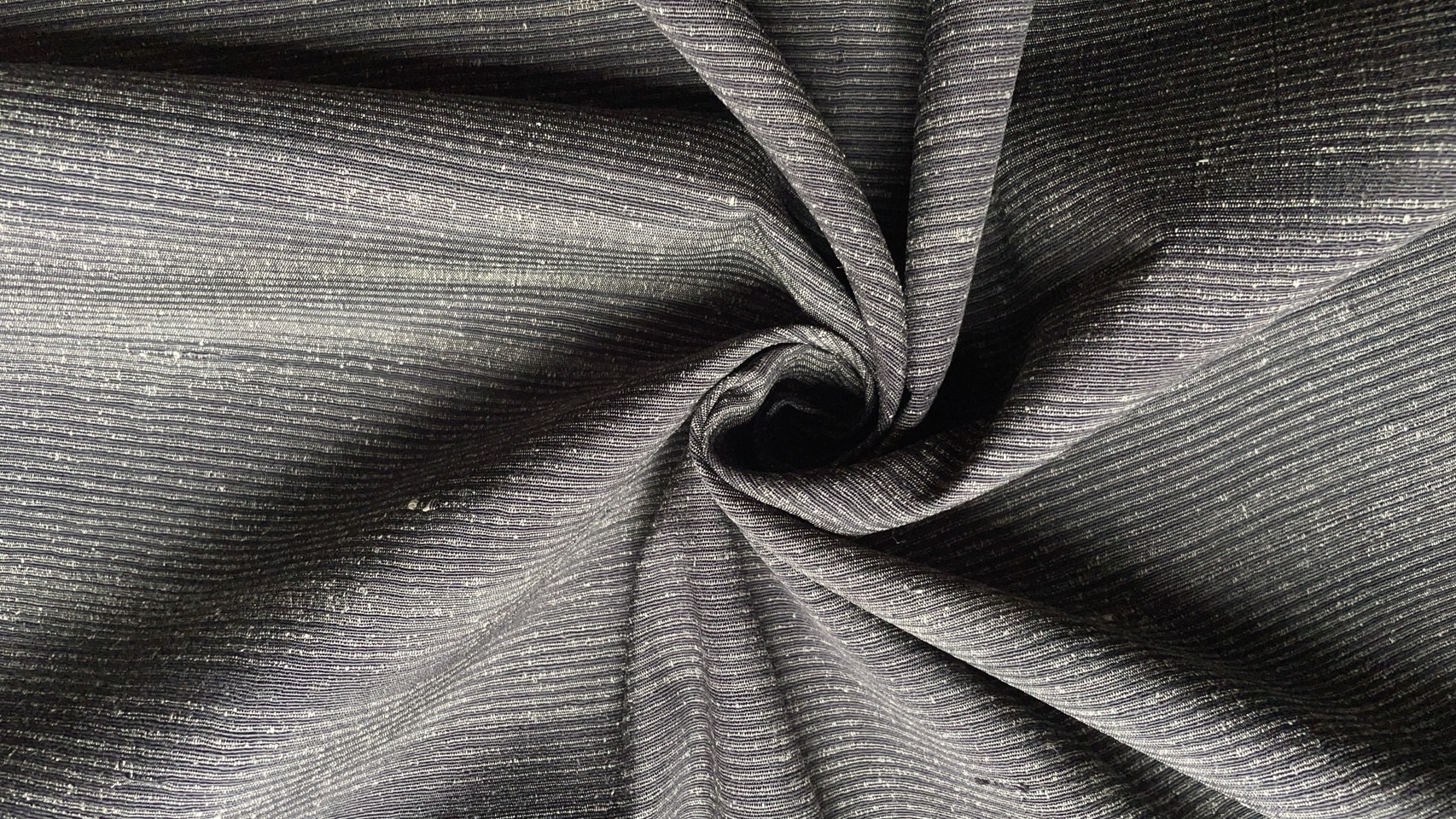 ผ้าไหม ลายริ้ว ไหมแท้ ไหมลืบเนื้อหยาบหนา multicolor สีเทาเข้ม ตัดขายเป็นเมตร รหัส MC-76-P4444