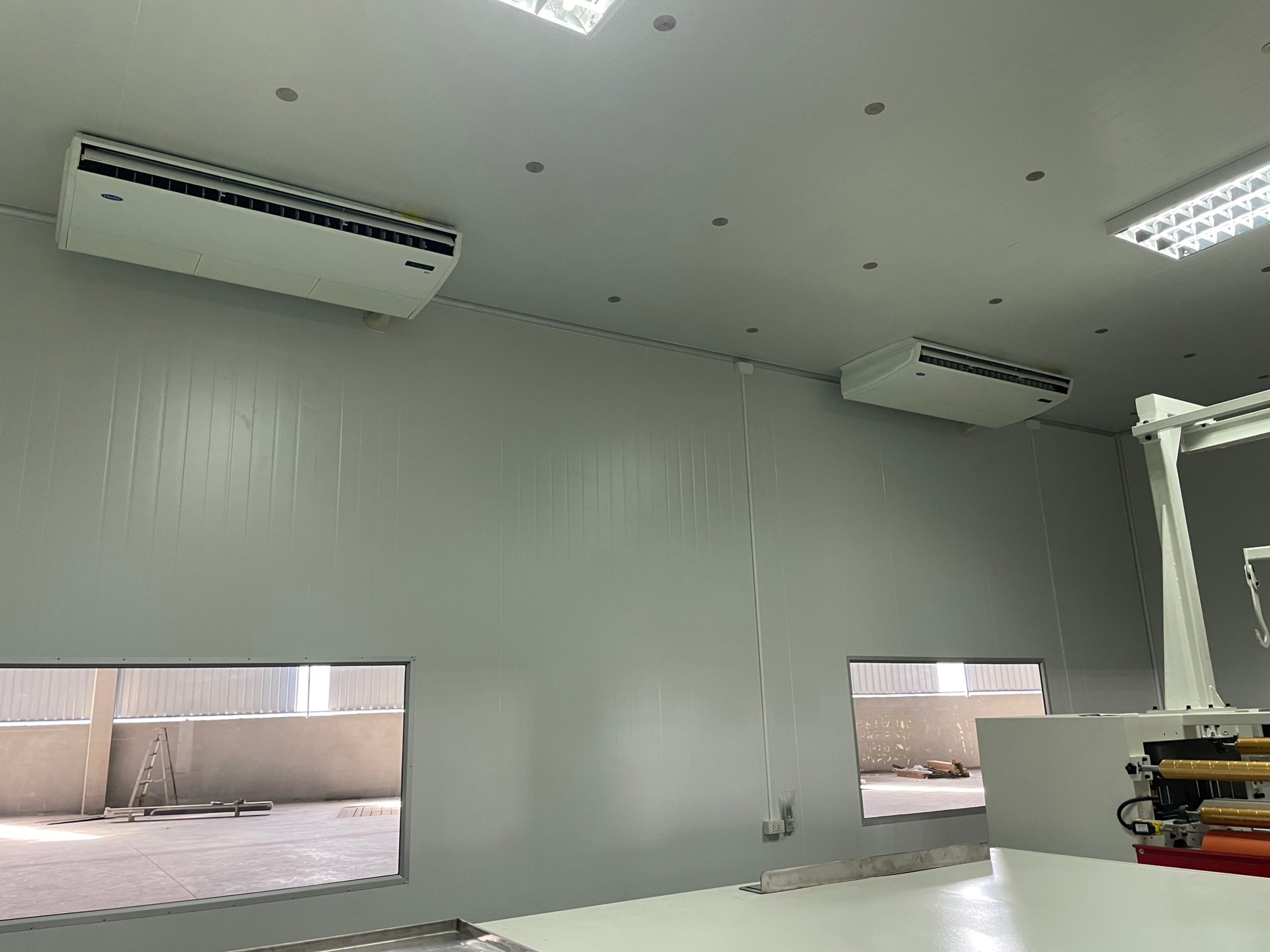 งานกั้นห้องให้เครื่องจักร กั้นห้องในโรงงาน กั้นห้องในโกดัง ระยอง