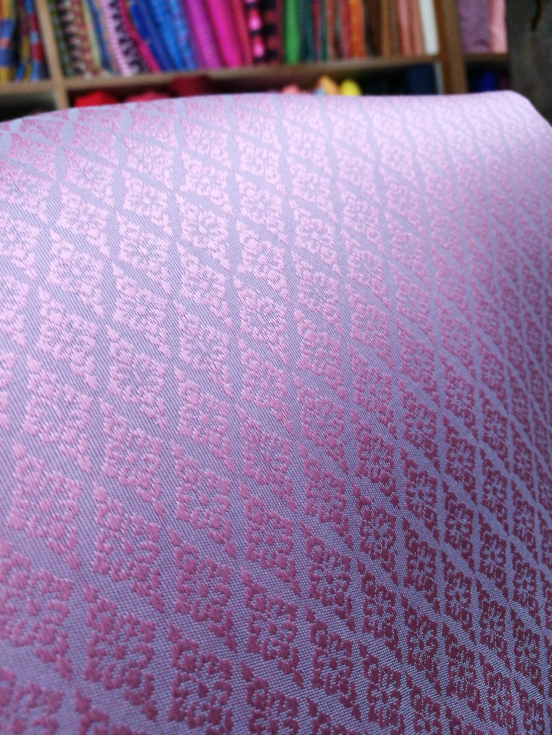 ซิ่น ผ้าไหมยกสุรินทร์ ไหมแท้ 32ตะกอ ขนาด 1x2เมตร ลายเสาร์ห้า สีม่วงชมพูกลีบบัว N11-NY0524665