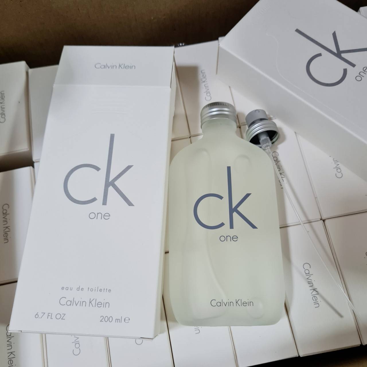 น้ำหอมแท้ Calvin Klein Ck One EDT 200 ML. กล่องจริง