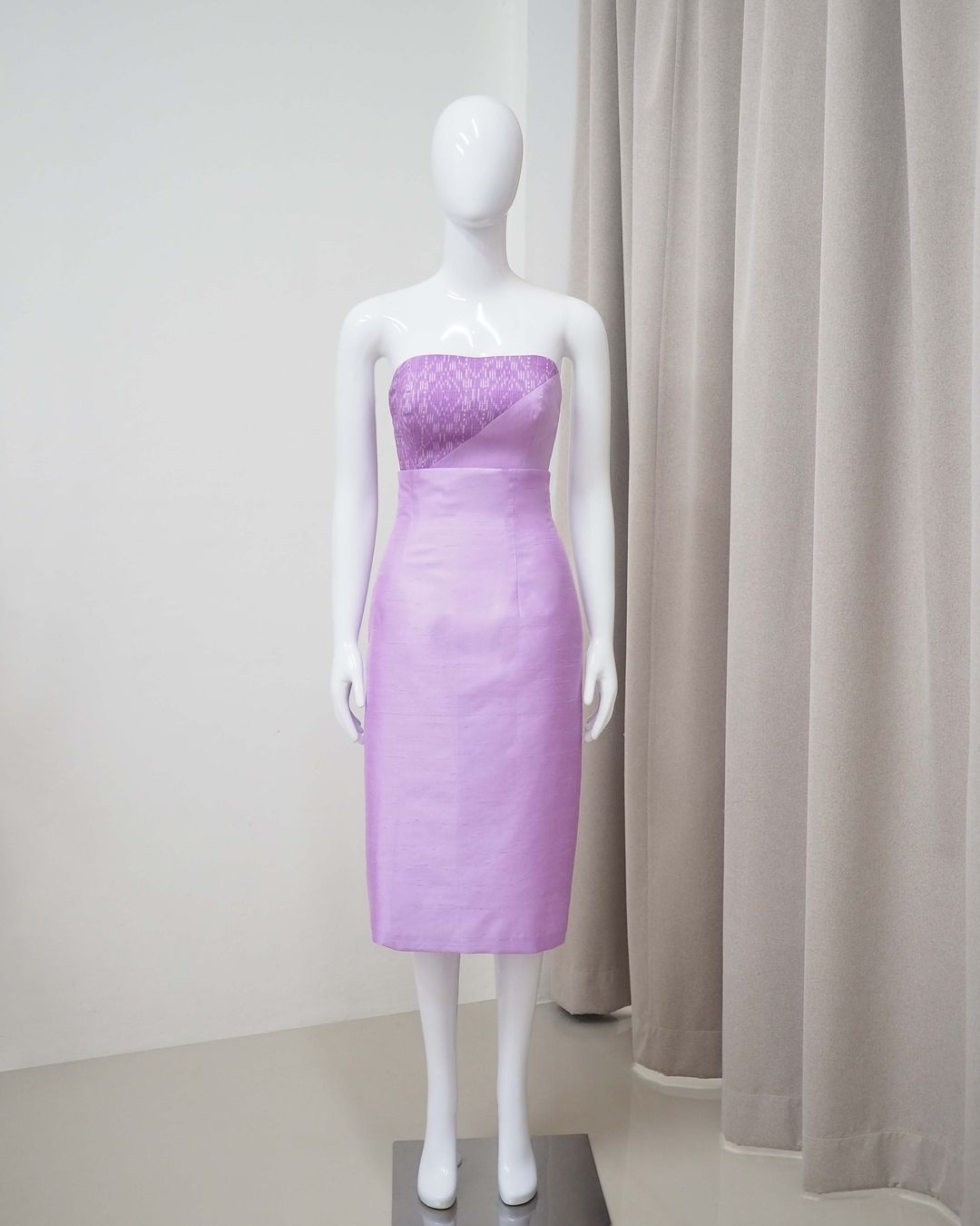 แบบตัดชุด แยกชิ้น เสื้อ+กระโปรง ผ้าไหม (ไม่รวมผ้า) chobmai x JHN รหัส CUT-51-071467