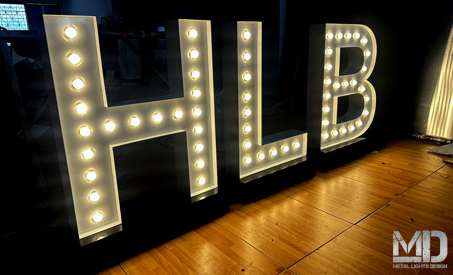 ป้ายไฟปิงปองหลอดไส้ ขนาดสูง 70 CM