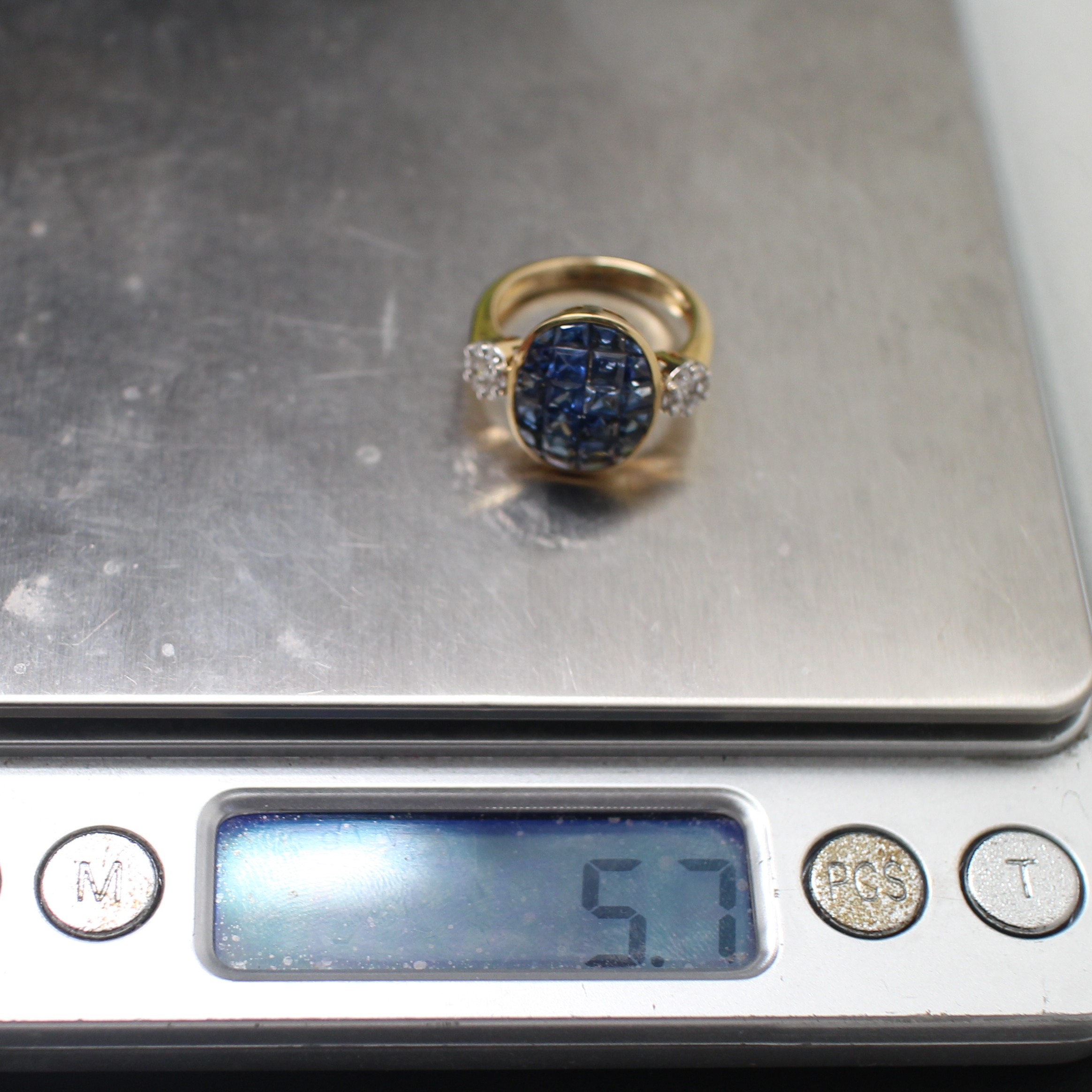 RG250098 แหวนไพลินปริ้นเซส บ่าข้างเพชรกระจุก เพชรแท้ 0.16 กะรัต ทองแท้ 18k นน.รวม 5.8 กรัม ขนาดแหวน 53 พลอยสวย