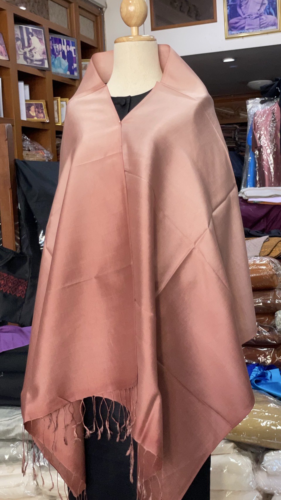 ผ้าคลุมไหล่ผ้าไหม สไลด์สี เนื้อเรียบ ขนาด 60x200ซม. สีส้ม รหัส ZYE-AA-1114684