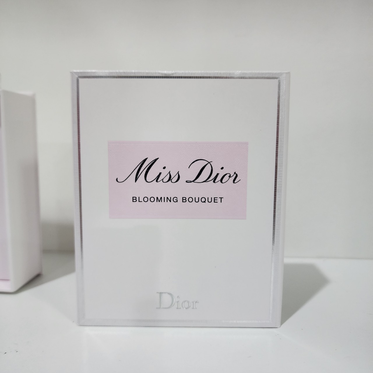 น้ำหอมจิ๋วมินิ Dior Miss Dior Blooming Bouquet edt Mini Gift Set ▪️ น้ำหอม 5ml. ▪️ Body Milk Lotion 20ml.
