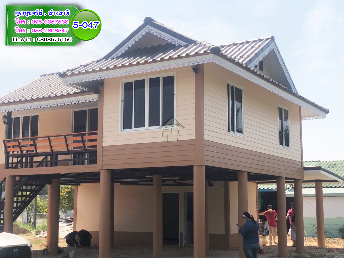 5-047 - บ้านน็อคดาวน์สองชั้นสีน้ำตาล - หลังใหญ่ - ทรงจั่ว