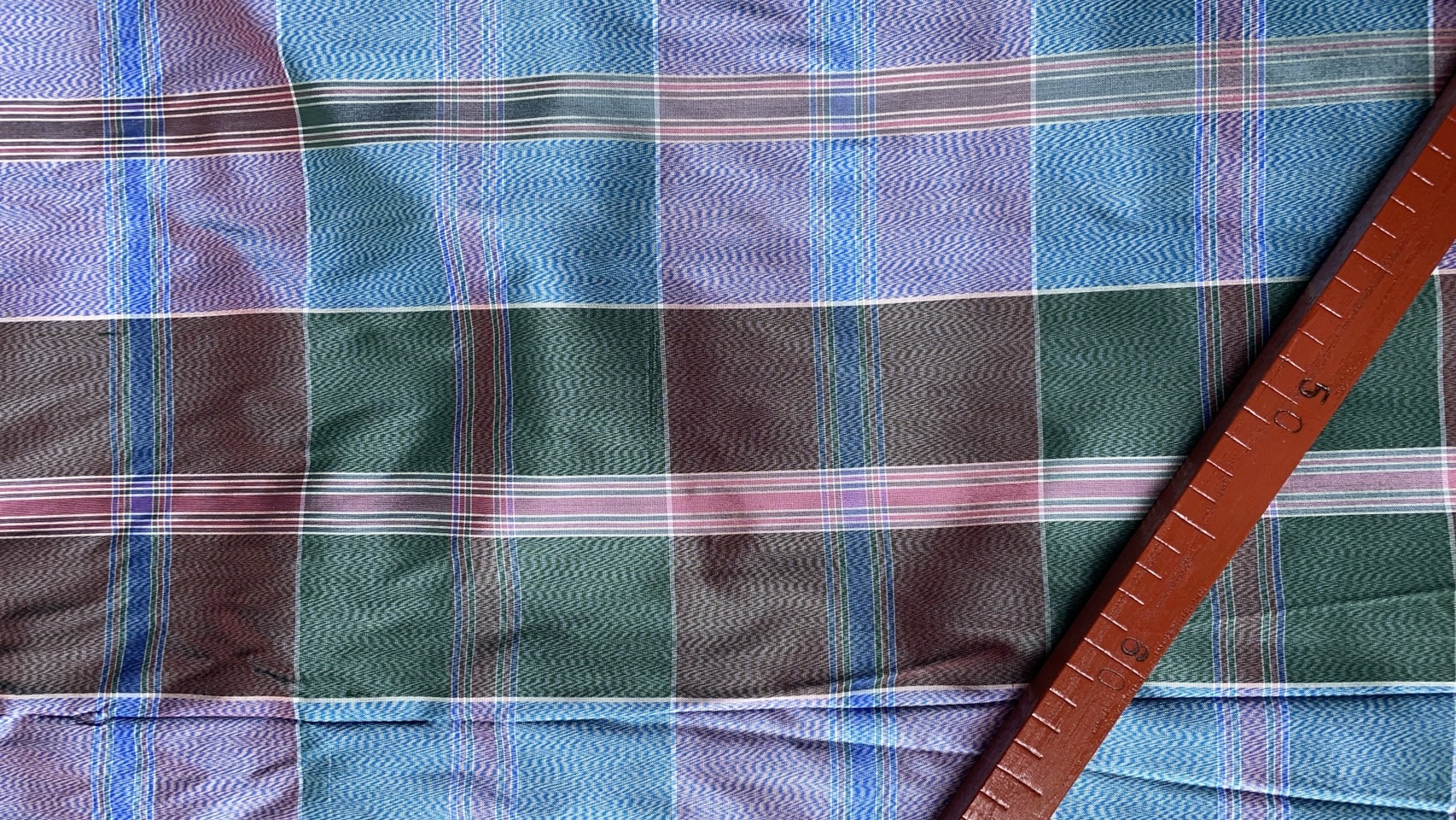 ผ้าไหมโสร่ง ไหมแท้ หางกระรอก สีม่วงสลับคละสี ขายตามความยาวเมตร รหัส R1B-76-P4263