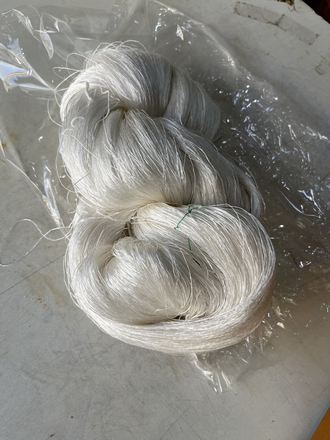 เส้นไหมฟอก (1ไจ) ไหมแท้100% สีขาว รหัส AA-1112680