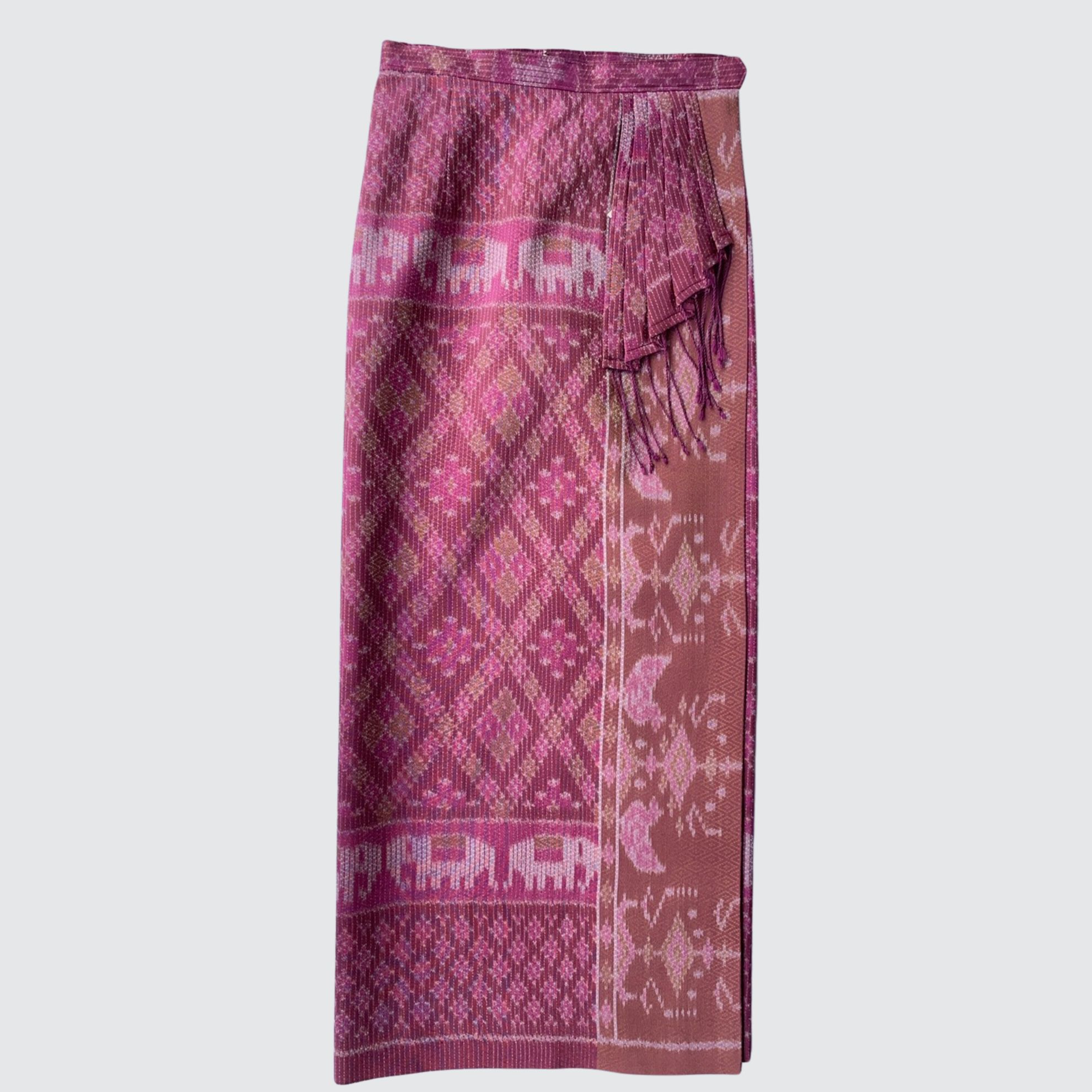 ผ้าถุงป้าย แบบเลื่อนตะขอตามไซส์ หน้านางข้าง ลายดอกมะเขือ สีชมพู รหัส WM-PTS-100968146