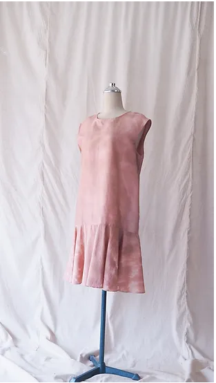 ชุดผ้าไหมตัดสำเร็จ เสื้อตัวยาว รอบอก 38 นิ้ว เฉดสีชมพู รหัส WR-SKU102155