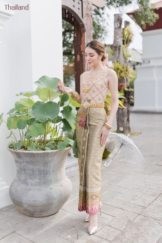 แบบตัดชุด แยกชิ้น เสื้อ+กระโปรง ชุดไทยดุสิต ผ้าไหม (ไม่รวมผ้า)รหัส CUT-ST229654