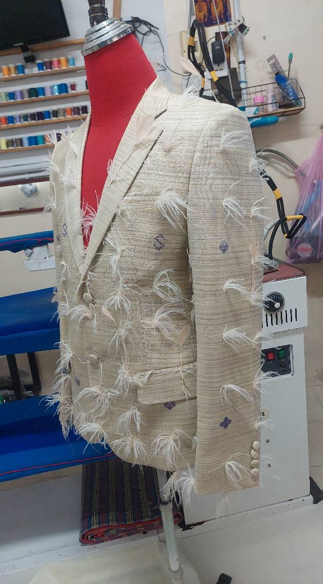 แบบตัด สูทสากลผ้าไหม (ไม่รวมผ้า) chobmai x ARW รหัส CUT-ARW-08306712