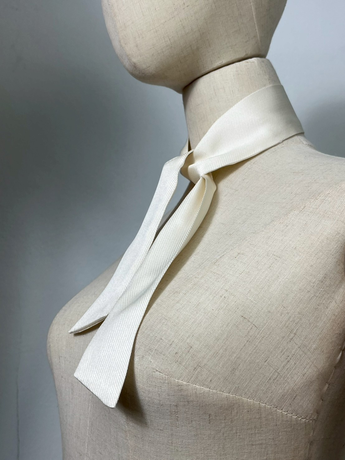 ไทริ้บบิ้น ผ้าไหมลายริ้ว 4ตะกอ ขนาด 5 x 86.5 cm (ผลิตขั้นต่ำ 8 เส้น)