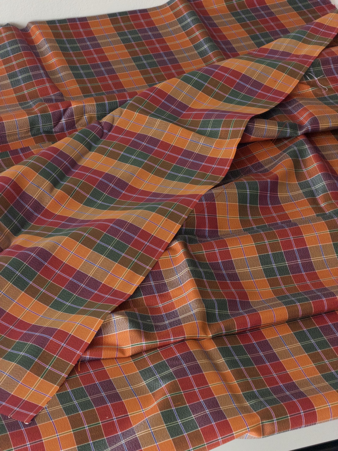 ผ้าไหมโสร่ง ไหมแท้ ทอหางกระรอก ลายขาวม้า สีคละสี ขายตามความยาวหลา รหัส R1B-119-SRSUGAR