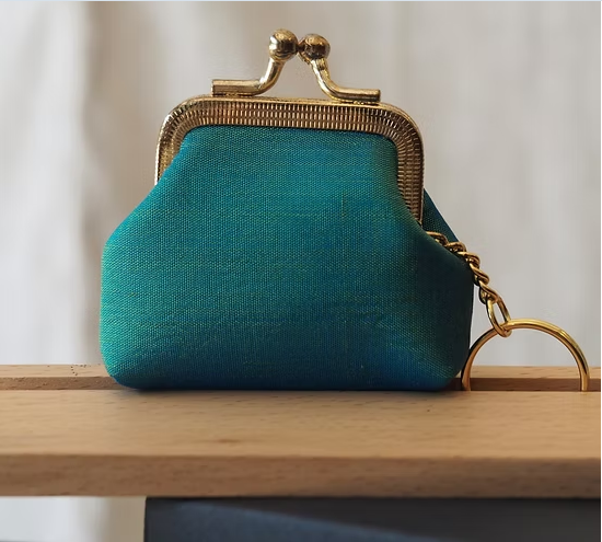 กระเป๋าสตางค์ ใส่เหรียญ ขนาด 7x7x2.5cm. สีฟ้าอมเขียว GL-CT-103458