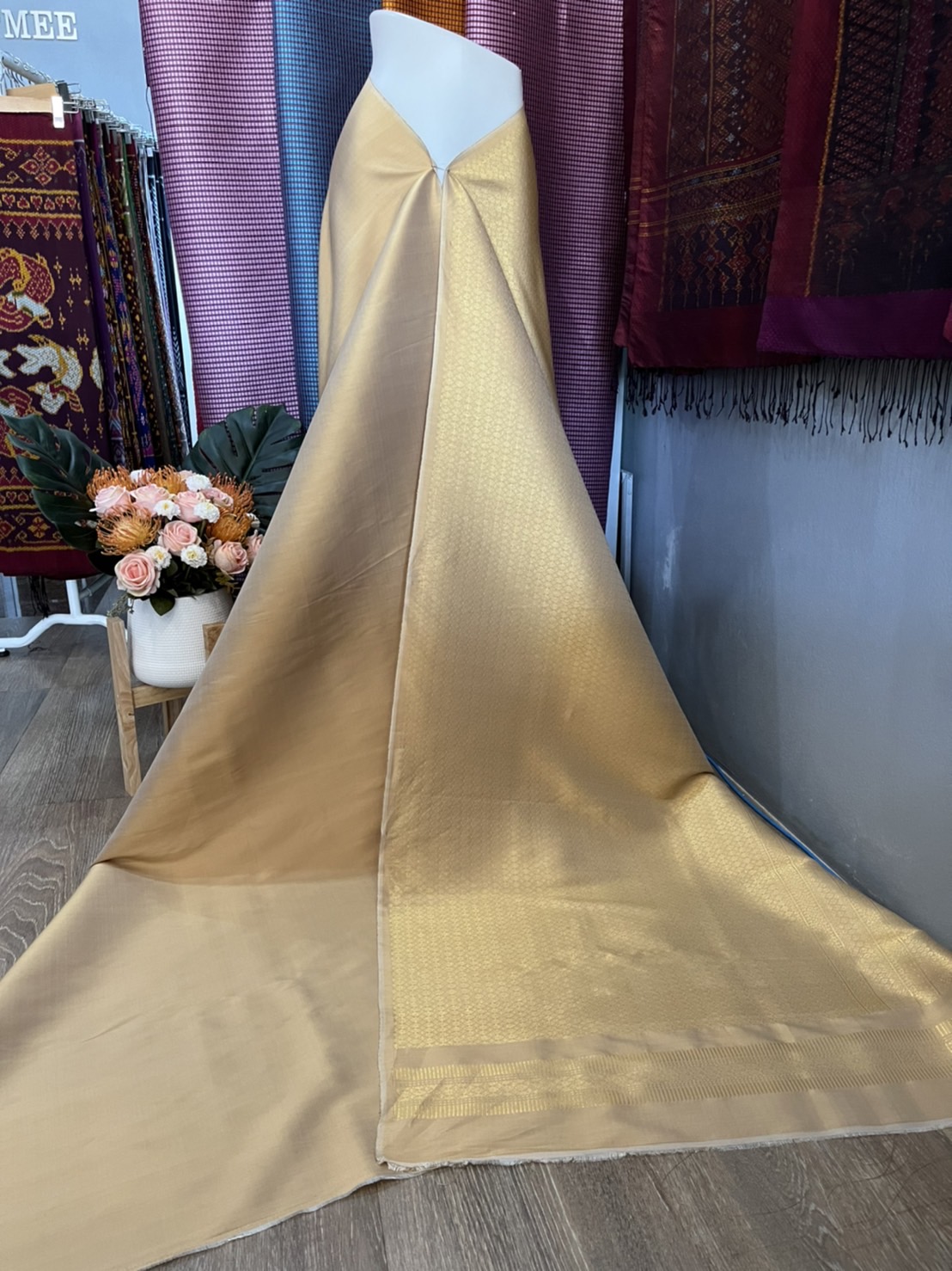 แบบตัดชุด แยกชิ้น เสื้อ+กระโปรง ชุดไทยอมรินทร์ ผ้าไหม (ไม่รวมผ้า) รหัสCUT-ST1229651