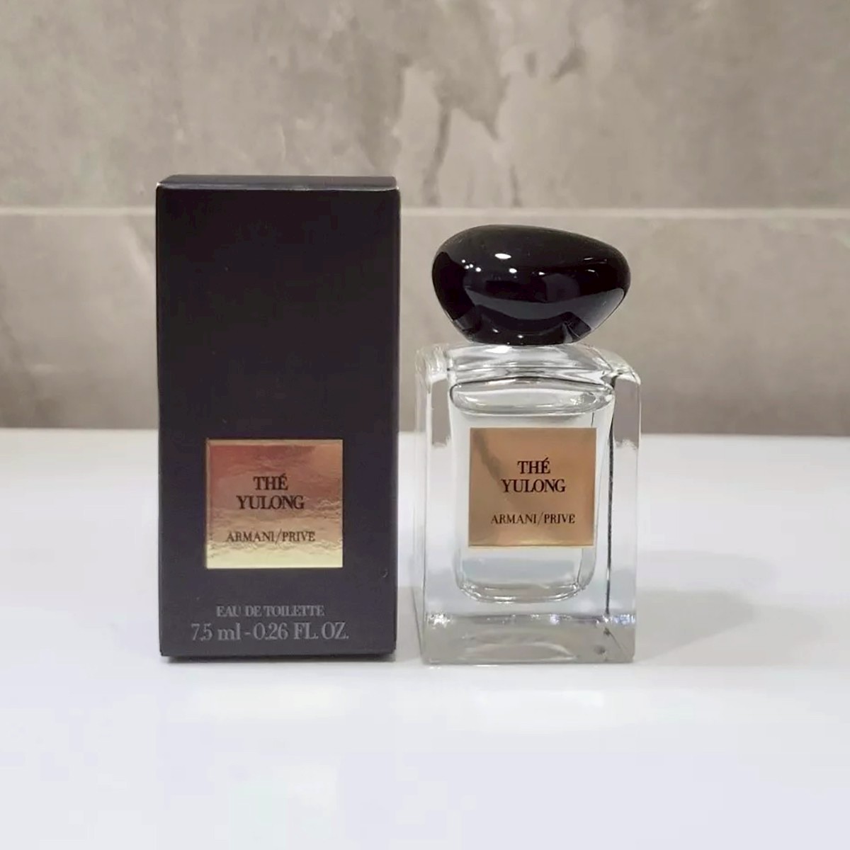 น้ำหอมจิ๋วมินิ Giorgio Armani Prive The Yulong EDT 7.5ml แบบแต้มมีกล่อง ( Mini Perfume น้ำหอมขนาดพกพา) น้ำหอมจิ๋วมินิ ขวดน่ารัก ตั้งโชว์ก็สวย พกพาก็สะดวก หัวแต้มตามจุดชีพจร