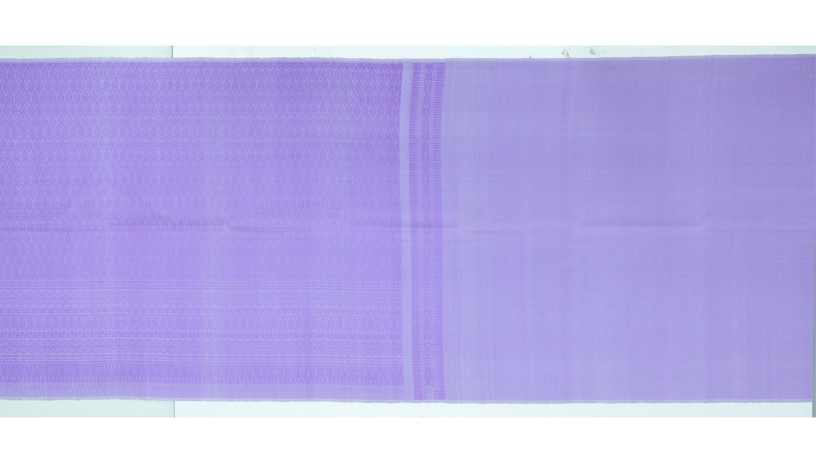 (ผ้าชุด)ไหมยกดอกสุรินทร์ ขนาด 1x4เมตร (ลาย 2เมตร+สีพื้น 2เมตร) สีม่วง รหัส N10-ME-66-0822676