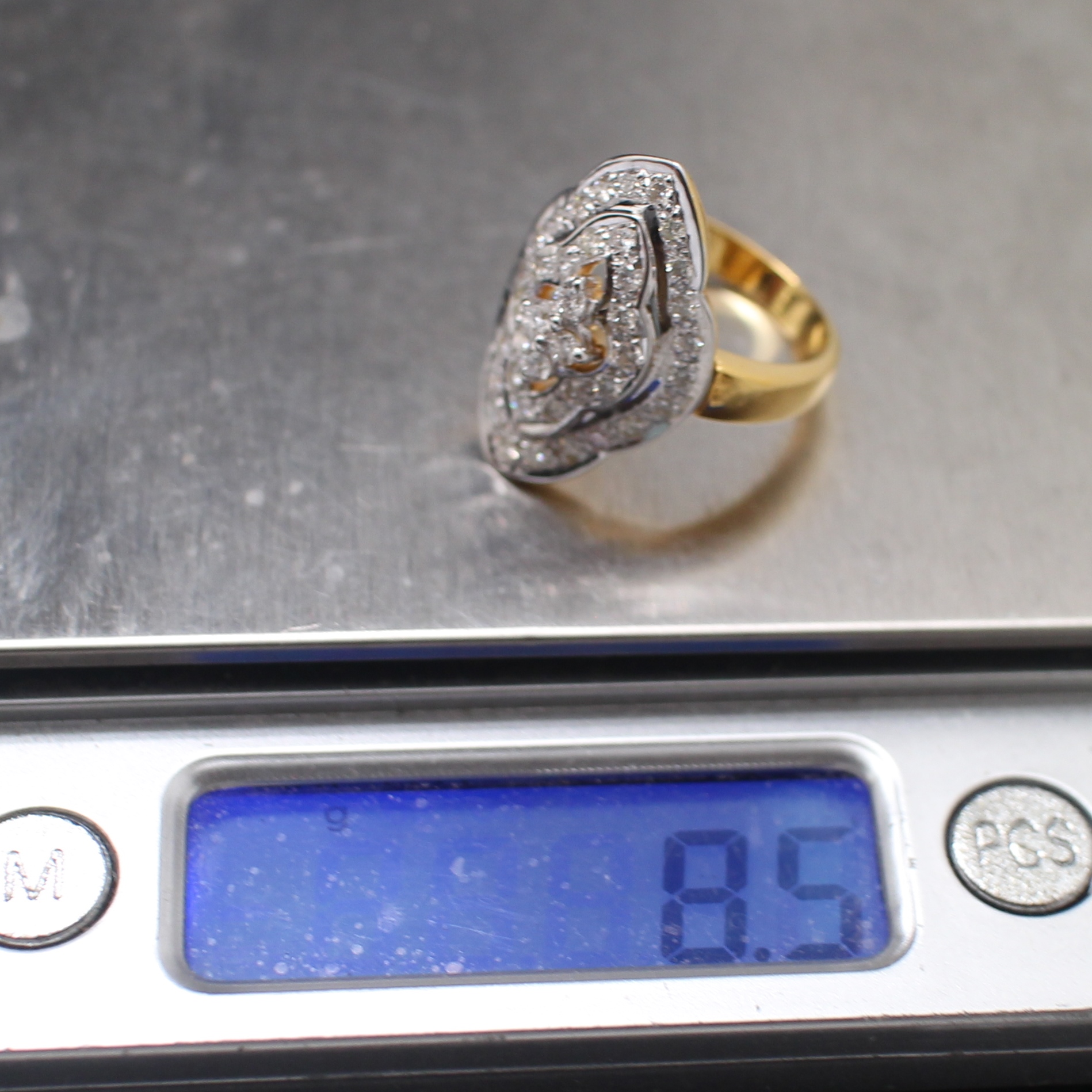 RG250081 แหวนเพชรทรงมาคีย์ เพชรแท้ 0.88 กะรัต ทองแท้ 90% นน.รวม 8.5 กรัม ขนาดแหวน 55