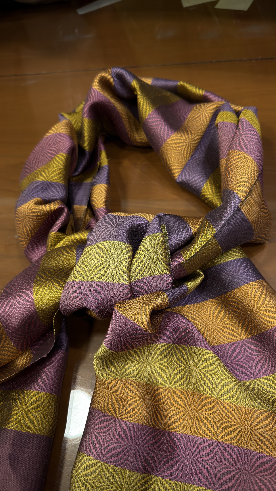 ผ้าคลุมไหล่ผ้าไหม ไหมแท้ ยกดอกลีลาวดี เนื้อละเอียด ขนาด 63x200ซม. สีคละสี รหัส ZYG-AA-111868175