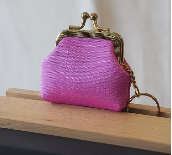 กระเป๋าสตางค์ ใส่เหรียญ ขนาด 7x7x2.5cm. สีชมพู GL-CT-103487