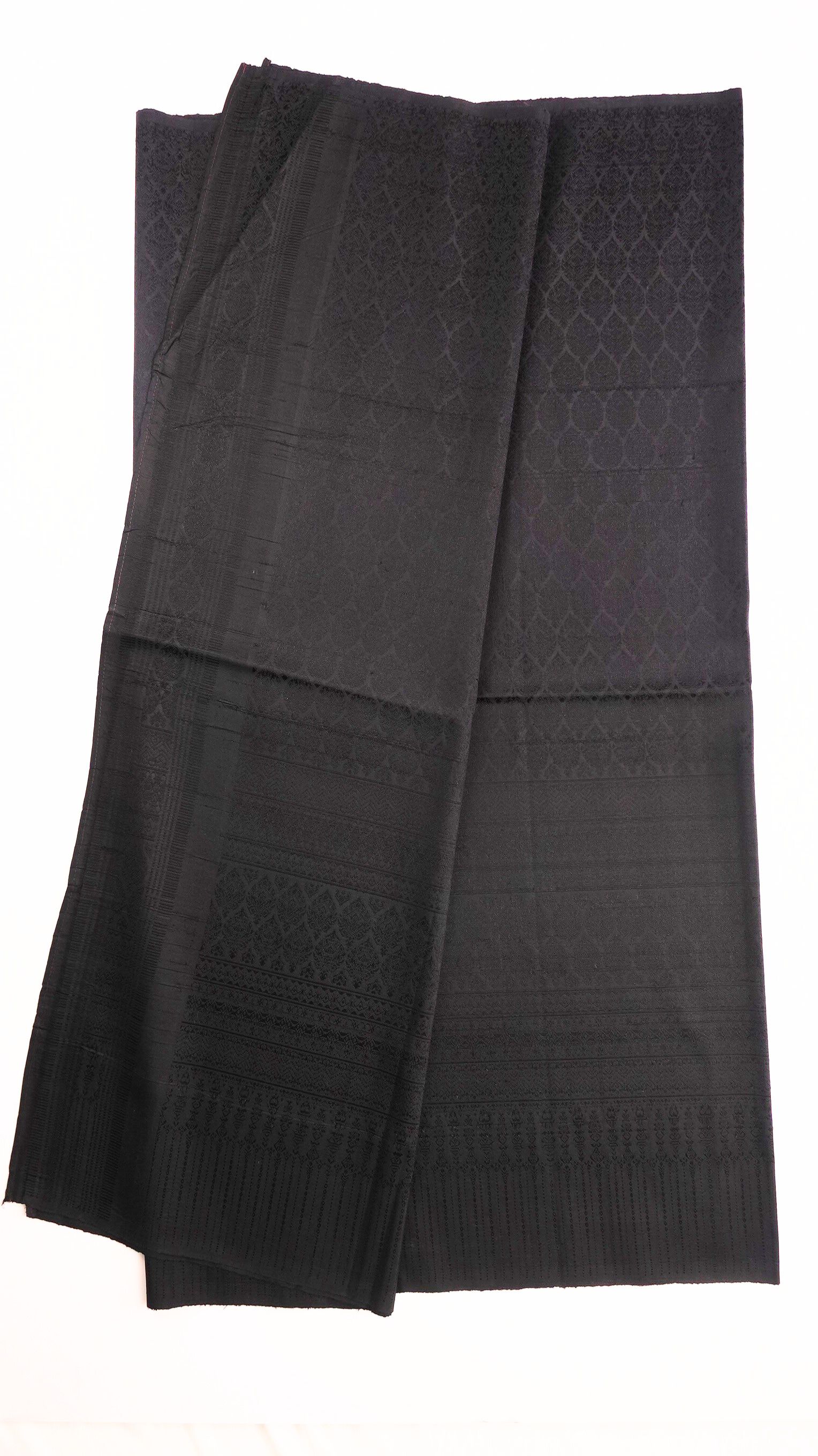 ซิ่น ผ้าไหมยกสุรินทร์ ขนาด 1x2เมตร ลายใบโพธิ สีดำสนิท รหัส N11-NY-0902675