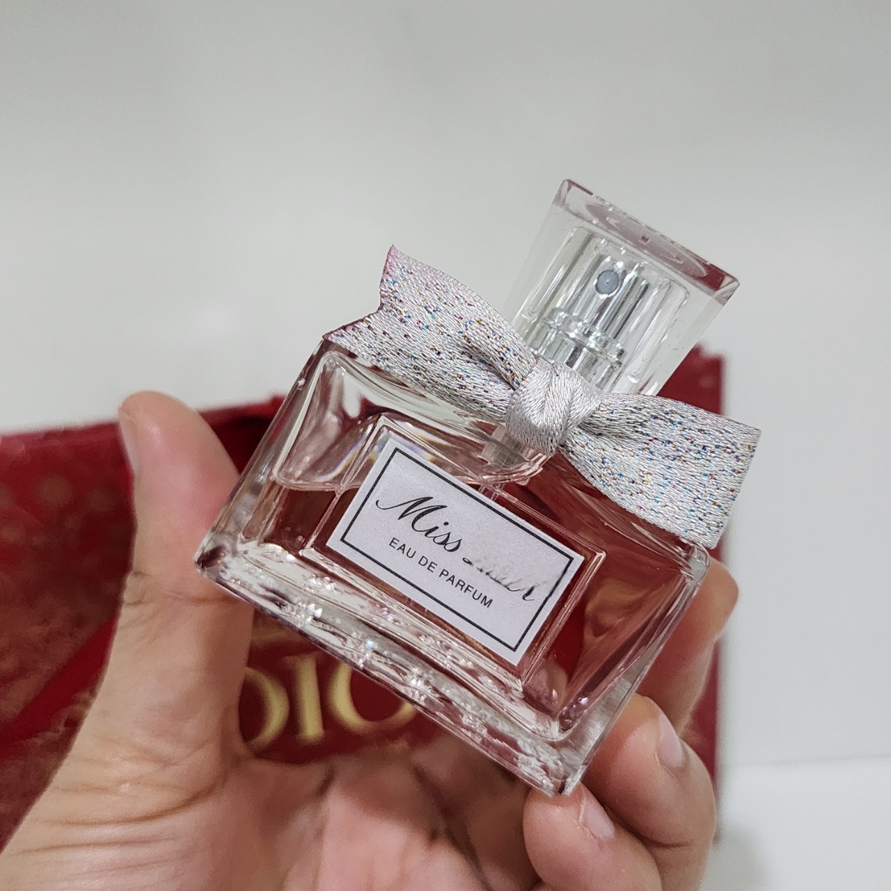 น้ำหอมแท้ Christian Dior Miss Dior Eau de Parfum (2021) 30ml แยกจาก SET ไม่มีกล่องแต่มีถุงกระดาษให้ค่ะ ถุงกระดาษ Dior สีแดงสวยหรู