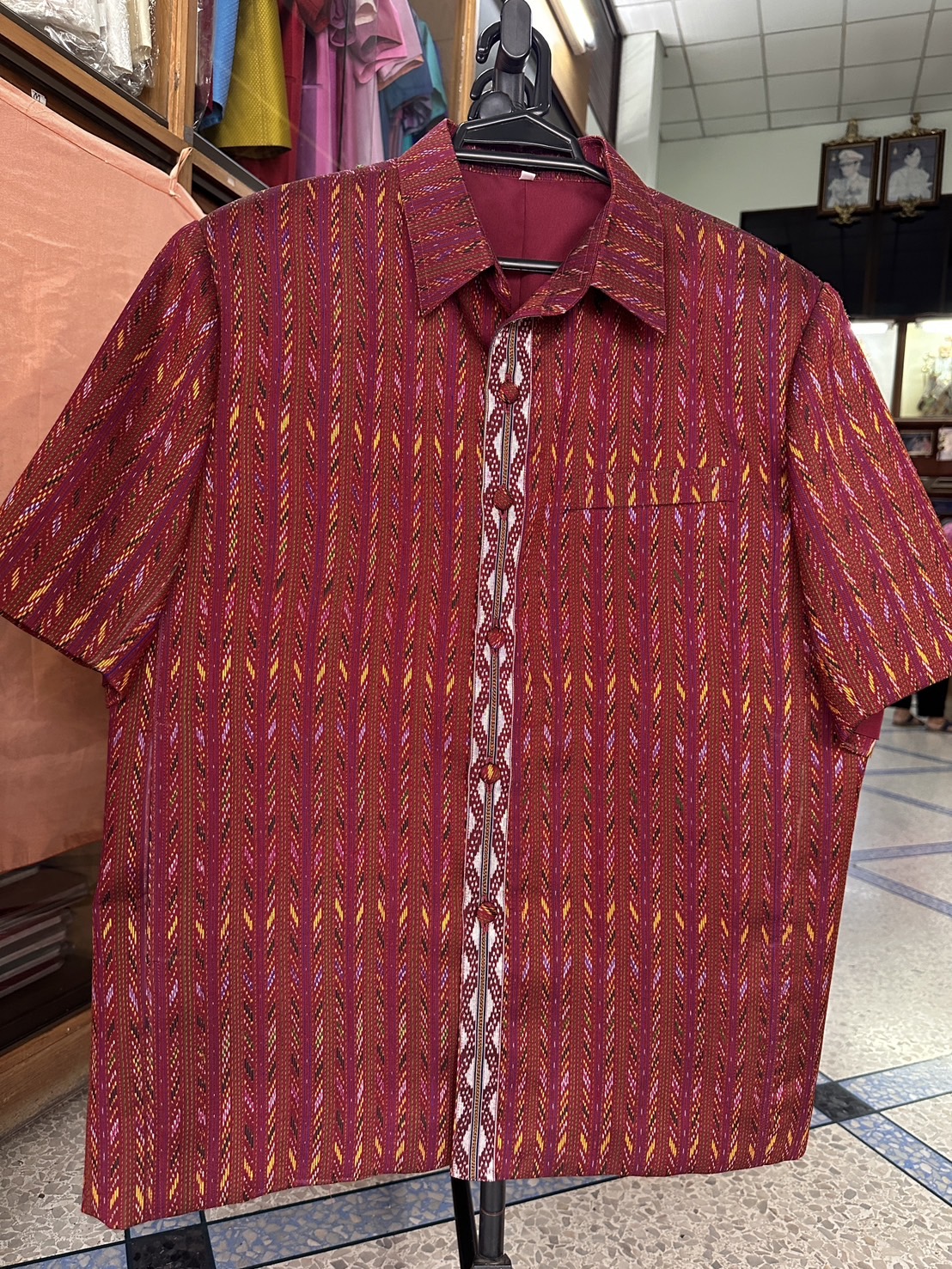 เสื้อผ้าไหมลายโฮล พื้นสีแดง Size 2XL อก48นิ้ว ทรง DR-ST-0715672