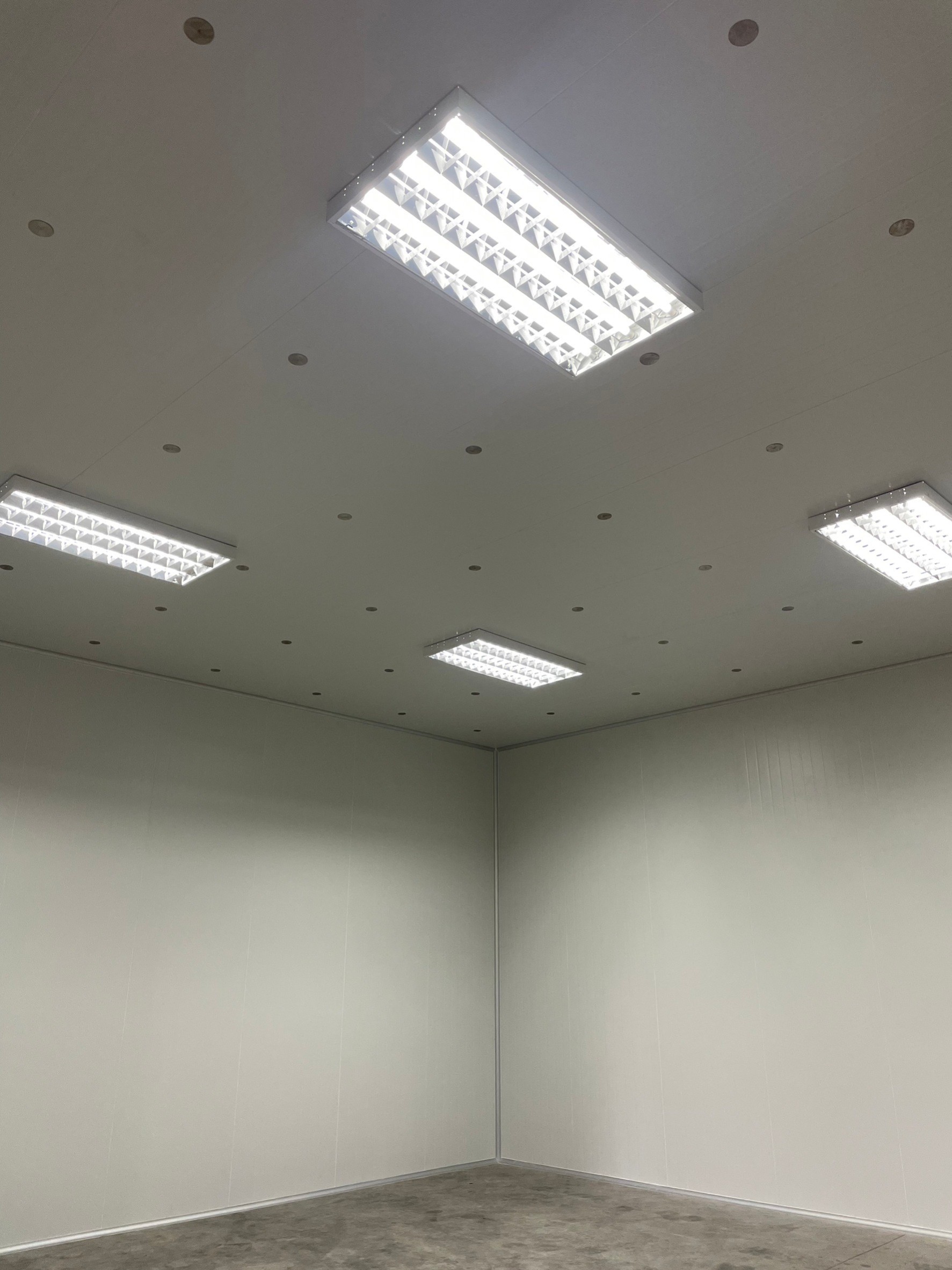 งานกั้นห้องให้เครื่องจักร กั้นห้องในโรงงาน กั้นห้องในโกดัง ระยอง