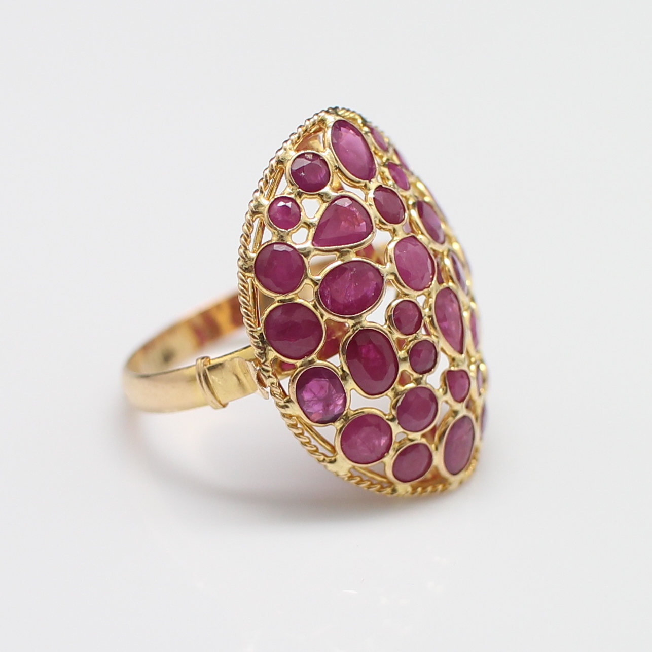 RG250107 แหวนทับทิมรูปไข่ ทองแท้ 18k นน.รวม 4.4 กรัม ขนาดแหวน 57 ทับทิมสีสวย