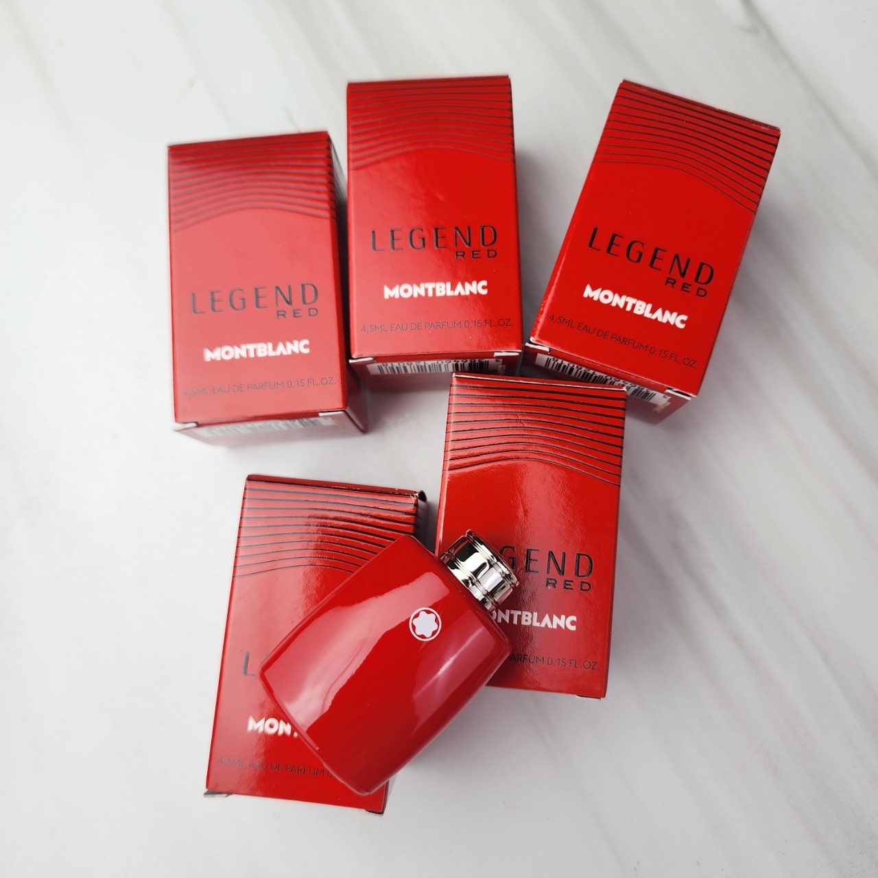 น้ำหอมจิ๋วมินิ Montblanc Legend Red EDP 4.5ml แบบแต้มมีกล่อง ( Mini Perfume น้ำหอมขนาดพกพา) น้ำหอมจิ๋วมินิ ขวดน่ารัก ตั้งโชว์ก็สวย พกพาก็สะดวก หัวแต้มตามจุดชีพจร