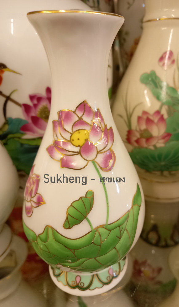 แจกันเรามิคสีขาว ลายสระบัว ปั้นนูน ขนาดสูง 6 นิ้ว จำหน่ายเป็นคู่