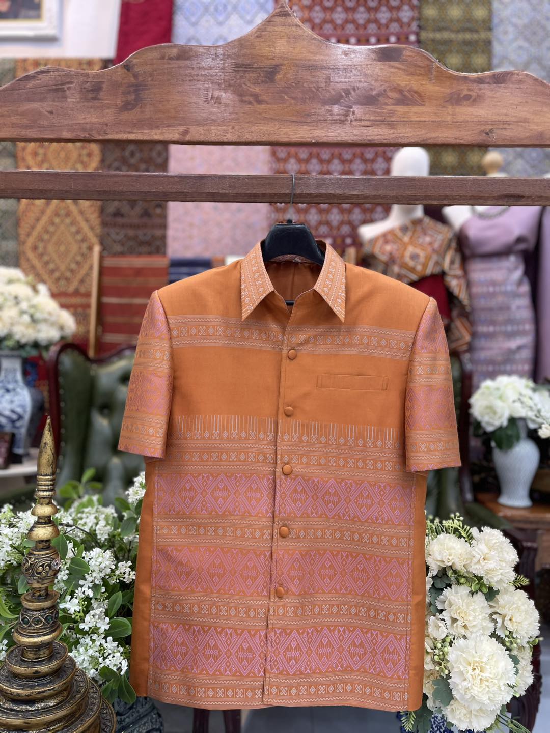 เสื้อสูทไหมแพรวา แขนสั้น สีส้มทอง ไซส์L รหัส DR-BM-05236820