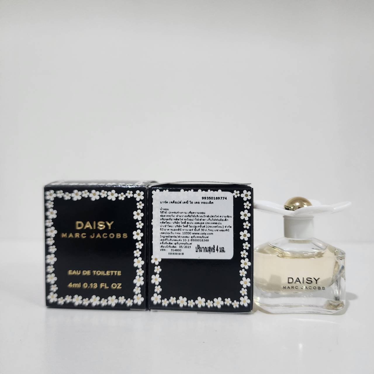 น้ำหอมจิ๋วมินิ Marc Jacobs Daisy EDT 4ml ป้ายไทย แบบแต้มมีกล่อง ( Mini Perfume น้ำหอมขนาดพกพา) น้ำหอมจิ๋วมินิ ขวดน่ารัก ตั้งโชว์ก็สวย พกพาก็สะดวก หัวแต้มตามจุดชีพจร