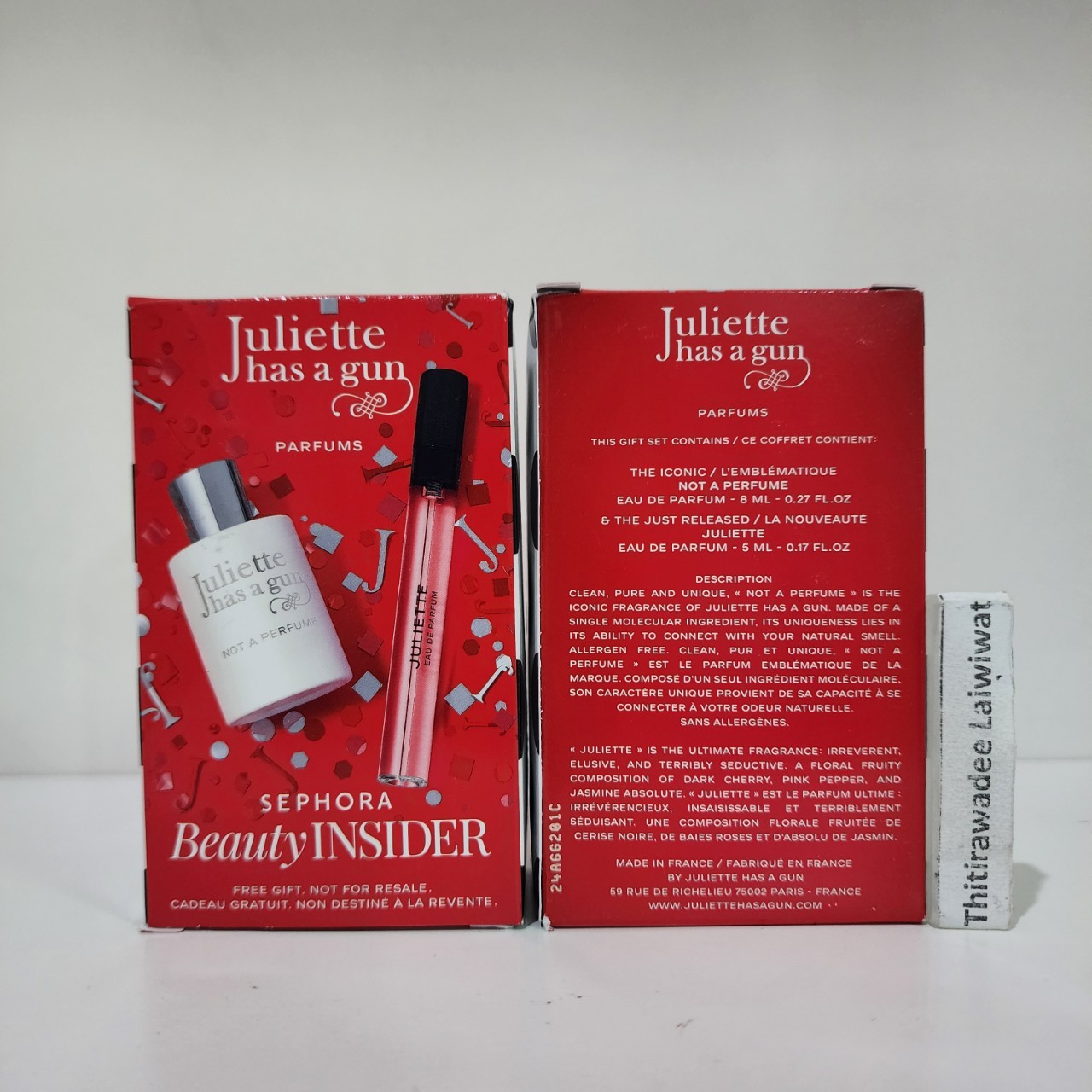 น้ำหอมจิ๋วมินิ Juliette Has A Gun Set (มีกล่อง) ในชุดประกอบด้วย - Not A Perfume 8ml ขวดจิ๋ว - Juliette 5ml ขวดเสปรย์ ( Mini Perfume น้ำหอมขนาดพกพา) น้ำหอมจิ๋วมินิแบบทดลองแบบสเปรย์ พกพาก็สะดวกใช้ฉีดตามจุดชีพจร