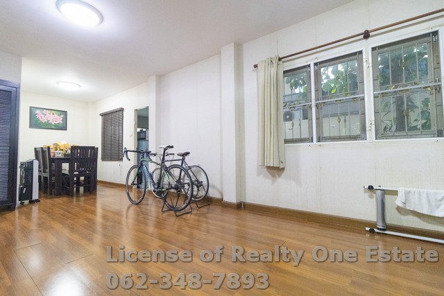 ขายบ้านเดี่ยว ม.โรยัลปาร์ควิลล์ สุวินทวงศ์ พร้อมเฟอร์นิเจอร์ไม้สักแท้ทั้งหลัง ราคาพร้อมโอน