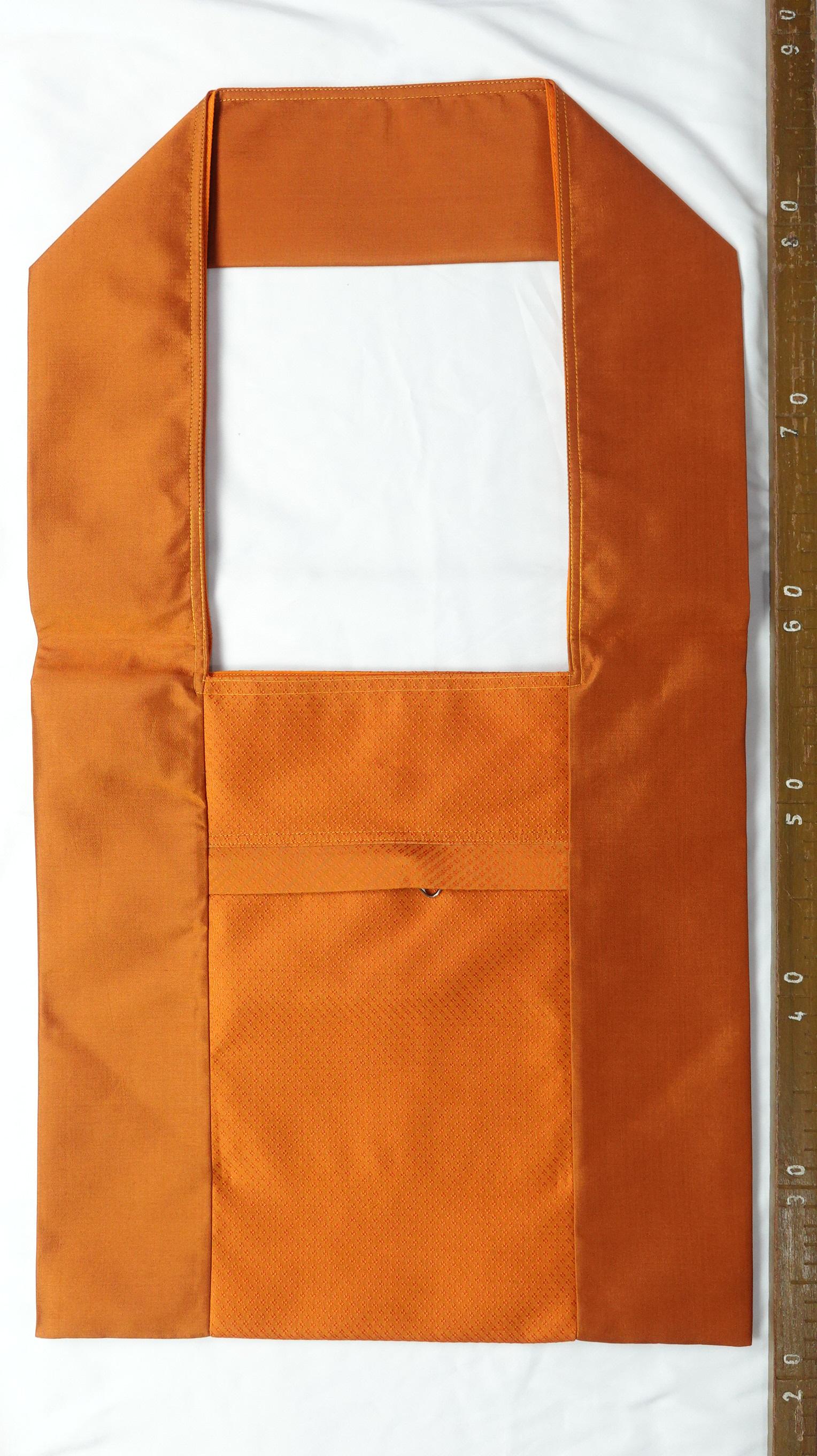 ย่ามผ้าไหม สำหรับพระสงฆ์ ไหมแท้ เนื้อยกดอกพริกไทย ขนาด 14x15นิ้ว สีราชเข้ม รหัส NY-01246866