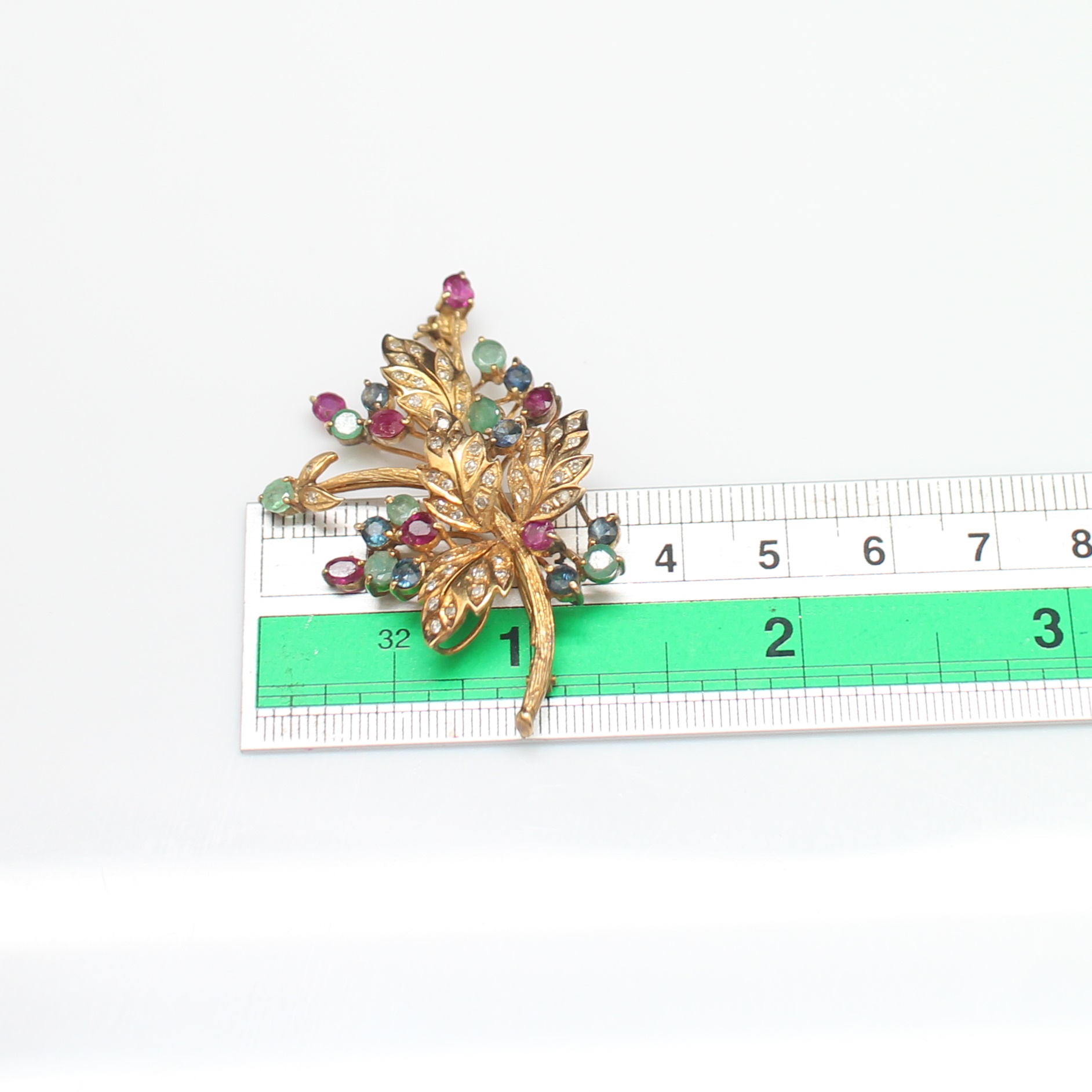 CL25046 เข็มกลัดช่อดอกไม้ ทับทิม มรกต ไพลิน เพชรกุหลาบ ทองแท้ 14k นน.รวม 7.7 กรัม