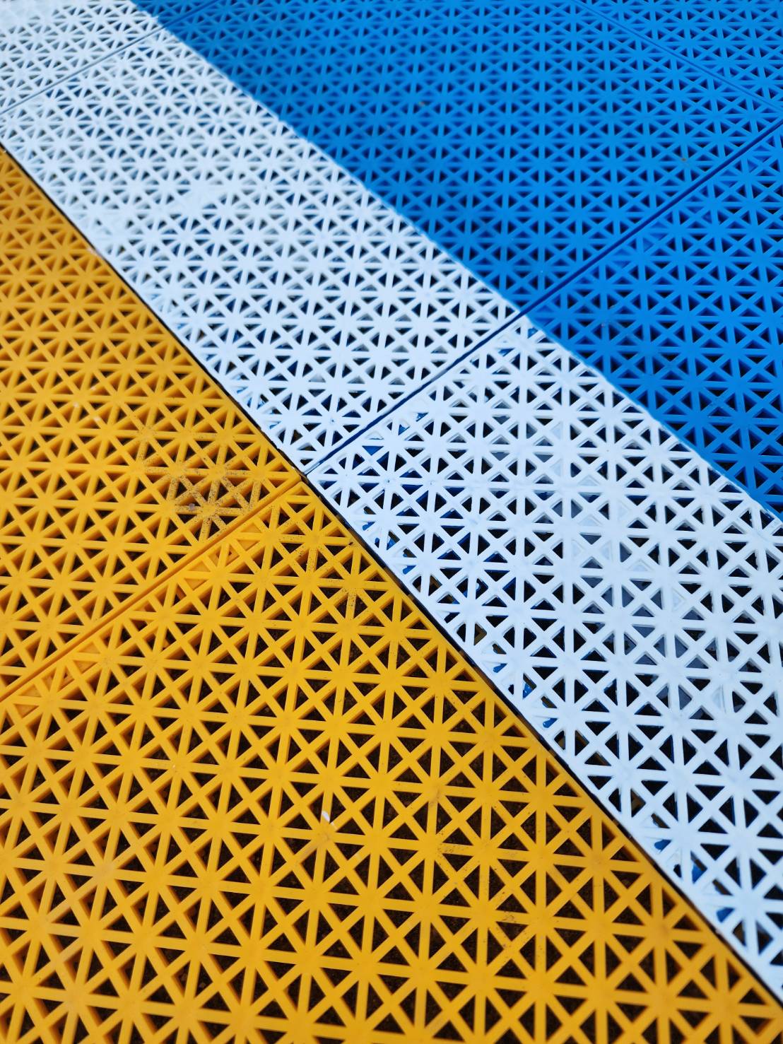 พื้นสนามบาส ไวนิลpvc ใช้ในร่ม รับแรงกระแทกได้ดี