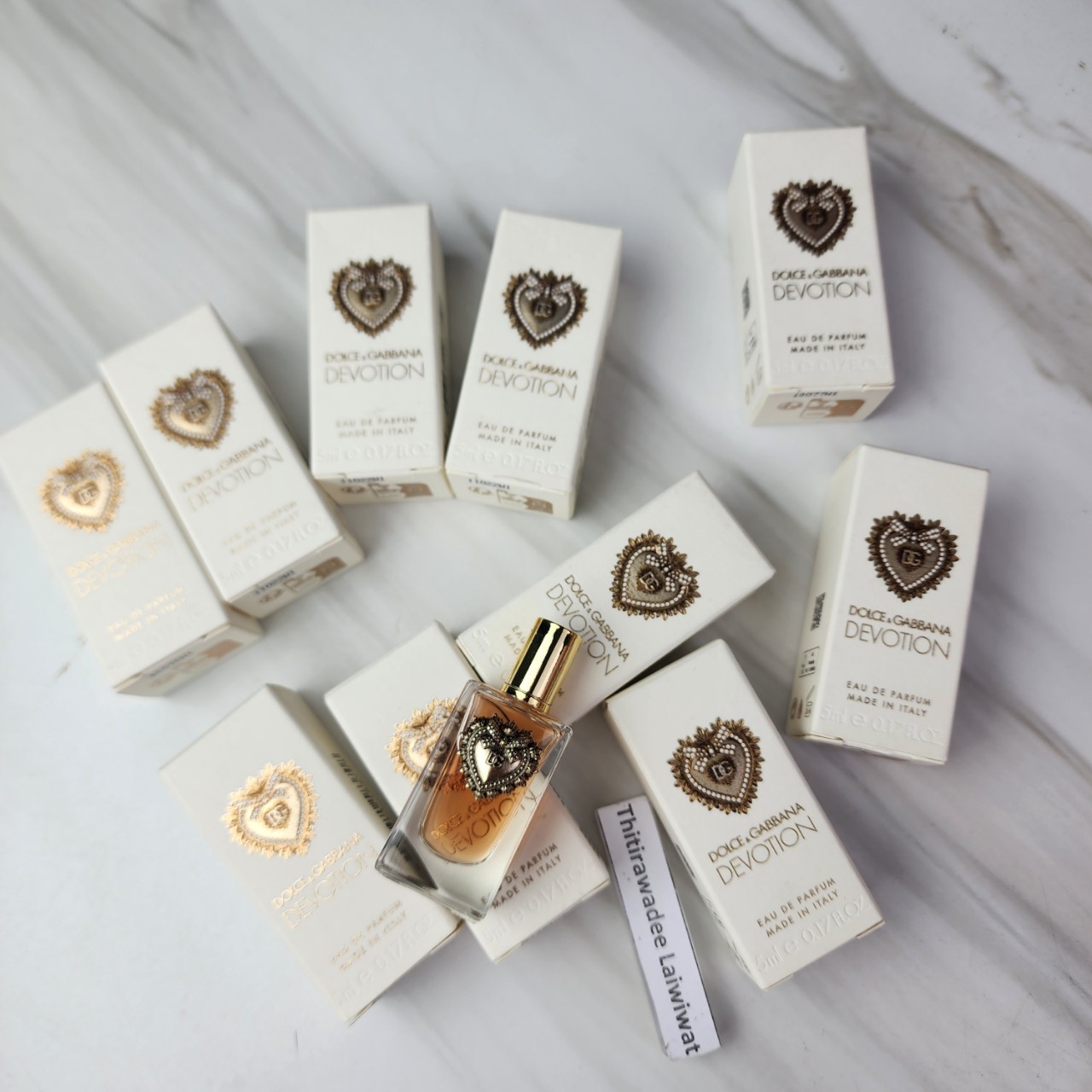 น้ำหอมจิ๋วมินิ Dolce & Gabbana Devotion EDP 5ml แบบแต้มมีกล่อง ( Mini Perfume น้ำหอมขนาดพกพา) น้ำหอมจิ๋วมินิ ขวดน่ารัก ตั้งโชว์ก็สวย พกพาก็สะดวก หัวแต้มตามจุดชีพจร