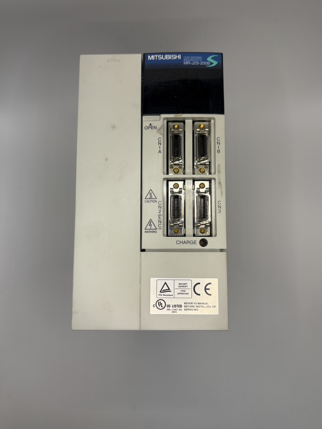 SERVO DRIVE ยี่ห้อ Mitsubishi รุ่น MR-J2S-200B ( มือสอง)