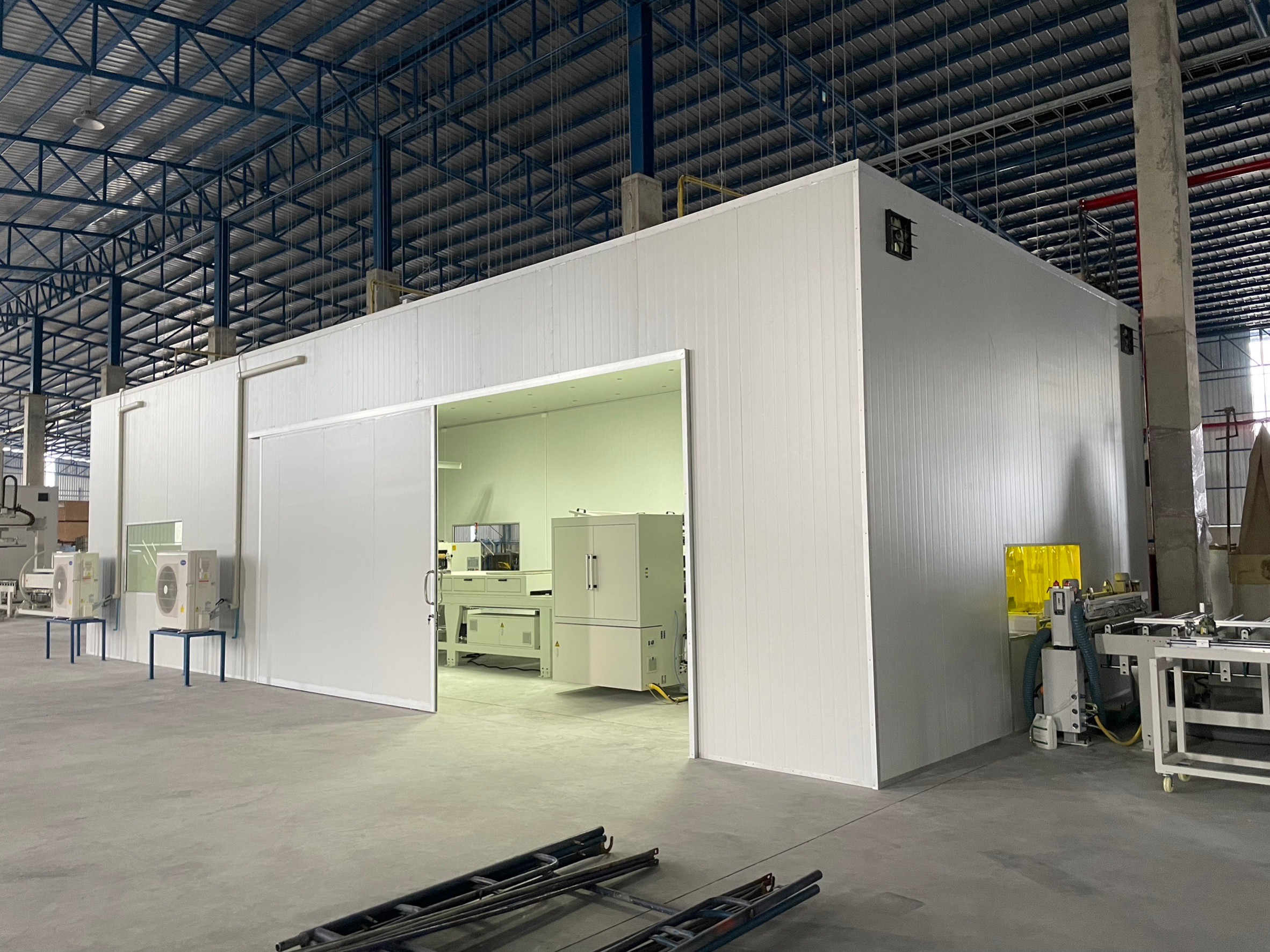 งานกั้นห้องให้เครื่องจักร กั้นห้องในโรงงาน กั้นห้องในโกดัง ระยอง